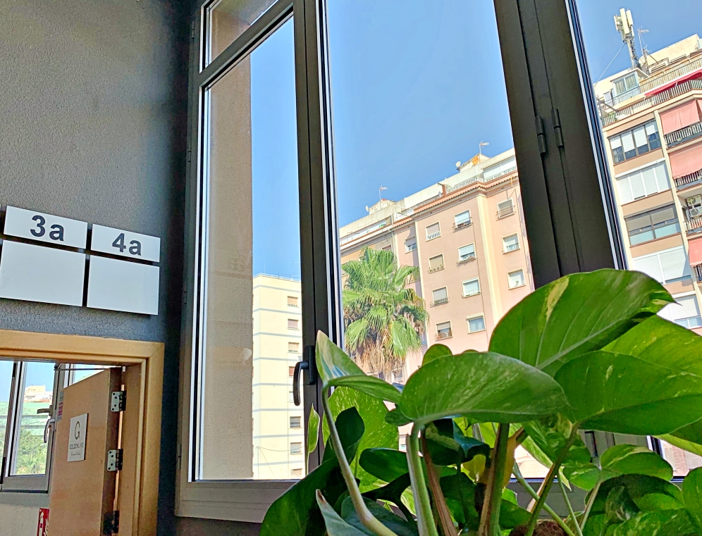 Sostenibilidad en la rehabilitación - ventanas cradle to cradle Edificio Gonsi Carrilet - Hospitalet Barcelona